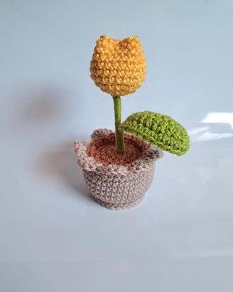 Tulipano all'uncinetto giallo, circa 13x6cm 