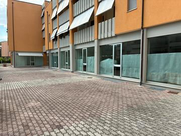 Locali commerciali / appartamenti VILLA ROSA