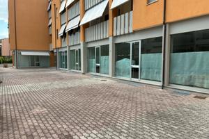 Locali commerciali / appartamenti VILLA ROSA