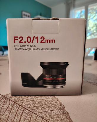 SAMYANG F2. 0/12mm con attacco Fuji