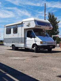 CAMPER.       LAIKA     GEMELLATO        6 POSTI