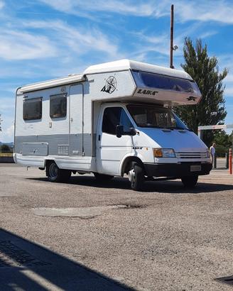 CAMPER.       LAIKA     GEMELLATO        6 POSTI