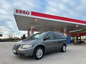 Chrysler Voyager 2.8 crd automatica 7 posti