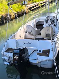 Barca Beneteau 5,5 WA Flyer Sundeck+Mercury 40pro