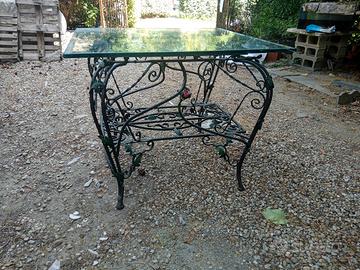 tavolo in ferro battuto 