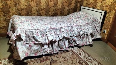 letto, materasso, comodino, copriletto,6 lenzuola