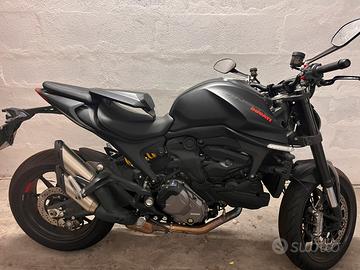 Ducati Monster + 937 2021 Dark Stealth <5000 km