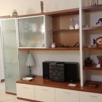 Pareteattrezzata,contromobile,tavolo,sedie,lamp