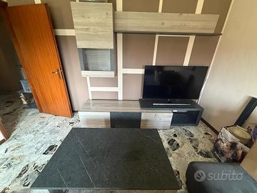 Mobile parete sala e tavolino