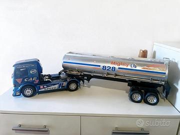 Modellino camion cisterna mighty 828