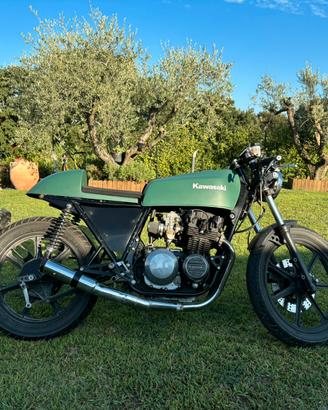 Moto cafe racer Kawasaki z400