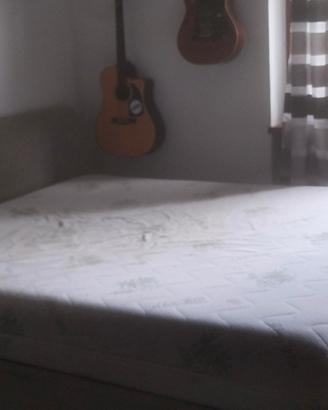 letto matrimoniale con cassone e materasso 