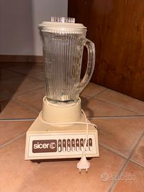 Frullatore vintage d’epoca con caraffa in vetro