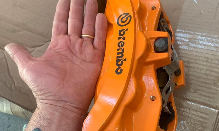 Pinze e dischi Brembo x Dodge Challenger SRT