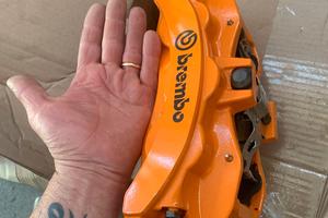 Pinze e dischi Brembo x Dodge Challenger SRT