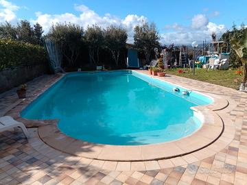 Villa a schiera con piscina a Catanzaro lido