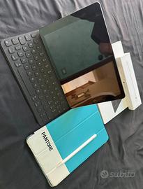 iPad con accessori