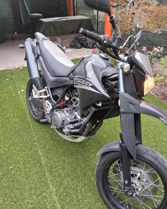 Yamaha XT660X