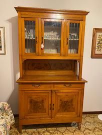 Credenza con vetrina
