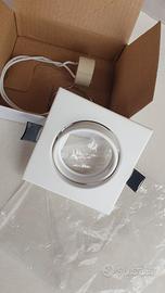 Porta faretti  in alluminio quadrati orientabili