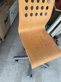 Sedia con ruote in legno e acciaio , per cameretta