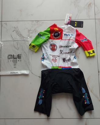 materiale ciclismo vario