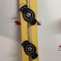 Tavola snowboard hard con attacchi automatici 