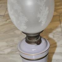 Lampada a petrolio o olio di antiquariato