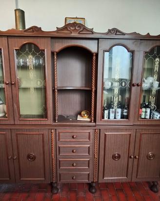 Mobile con vetrinette