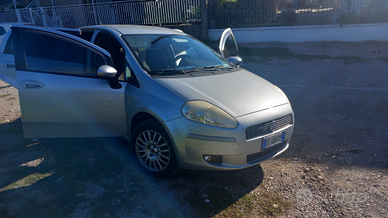 Fiat grande punto anno fine 2008 impianto a Gas