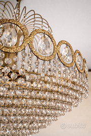 Lampadario classico con pendenti in vetro