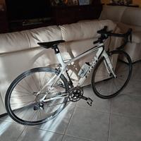 bicicletta da corsa Modello
GIANT TCR
MONTATA ULTE