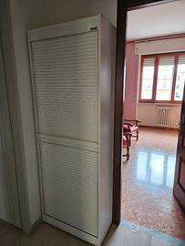 Mobile bianco a serrandina €200