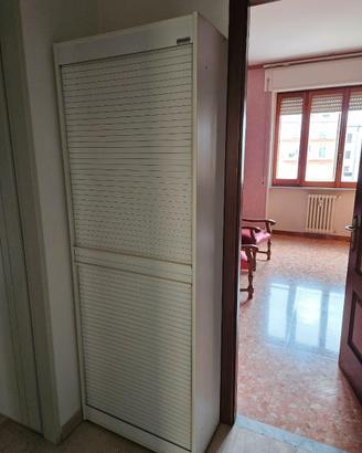 Mobile bianco a serrandina €200