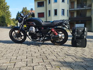 Moto Guzzi V7 special edition