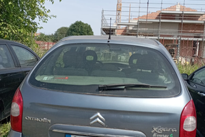 Auto per pezzi di ricambio