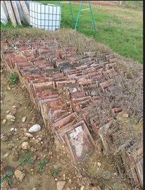Tegole e coppi toscani antichi vecchi