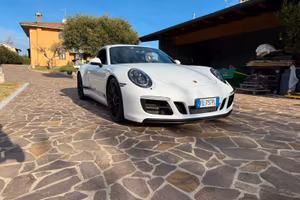 Porsche 911 gts