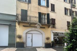 NEGOZIO A BRESCIA