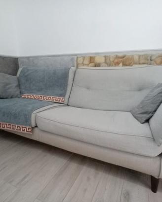 Divano 2 posti  – Tessuto chiaro