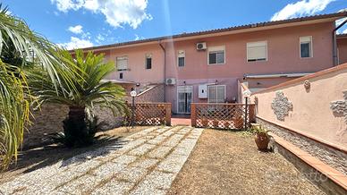 Faro Superiore - 4 locali, giardino e box auto