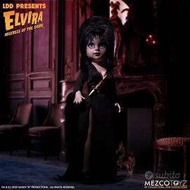 Action Figure Elvira Mistress of the Dark Neca