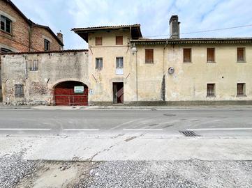 CASA DI CORTE A RIVIGNANO TEOR