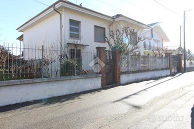 VILLA SINGOLA A PIANEZZA