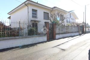 VILLA SINGOLA A PIANEZZA