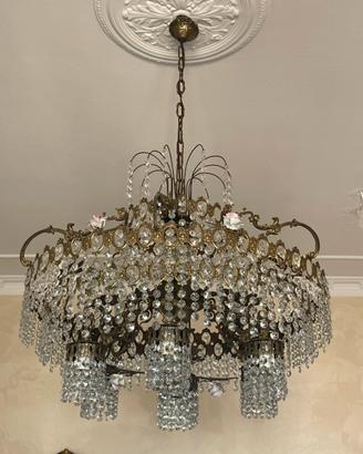 due lampadari in cristallo e bronzo stile classico