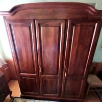 armadio da camera in legno