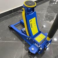 Cric sollevatore auto 4T Amc crick idraulico