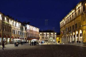 Attività / Licenza di 193 m² con più di 5 locali a