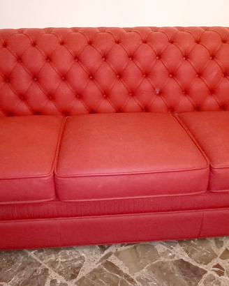 Divano 3 posti Chesterfield rosso + 2 poltrone